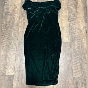 Gianni Bini off the shoulder  Dark Green Velvet Dress- BROKEN ZIPPER
